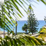 Tjs Beachside Broadbeach Apartment - Views, Wifi