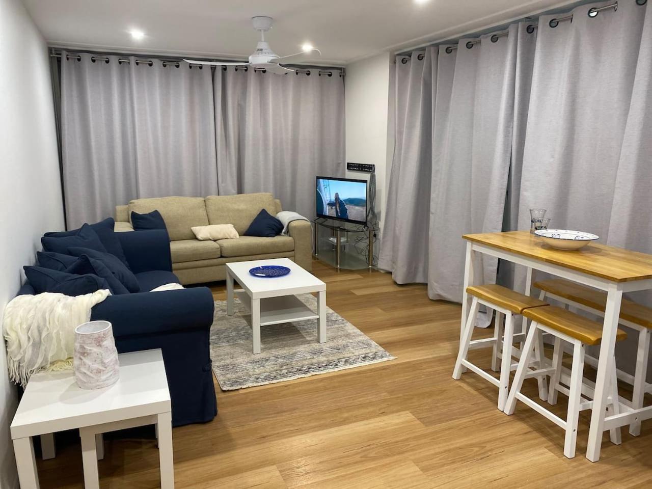 Apartment Tjs Beachside Broadbeach - Views, Wifi Gold Coast