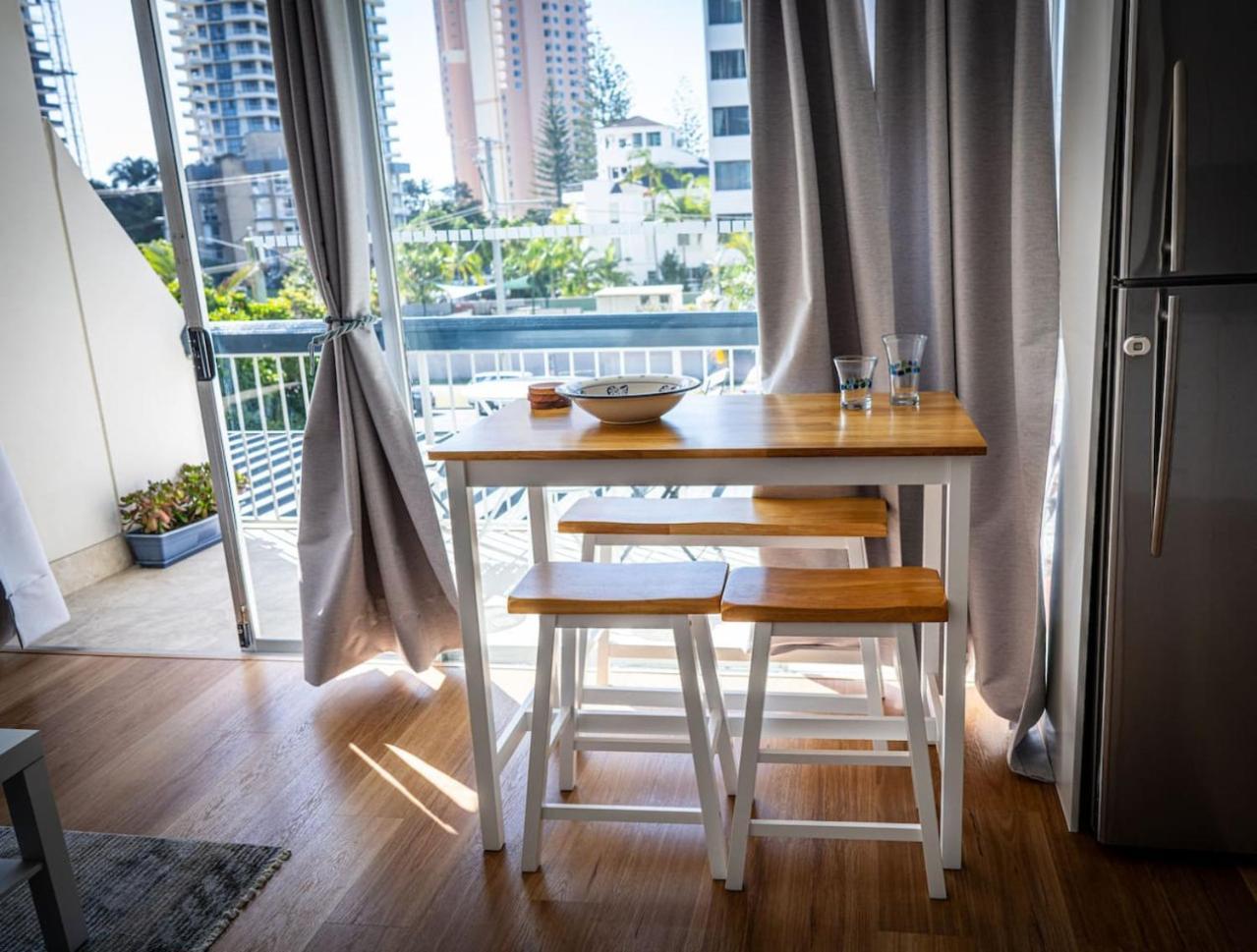 Tjs Beachside Broadbeach - Views, Wifi Apartment Gold Coast